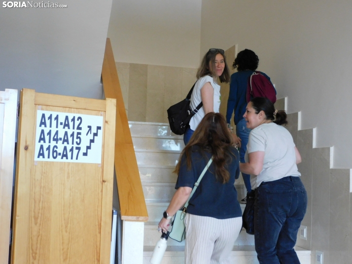 Cientos de aspirantes se examinan en Soria para optar a una plaza de Auxiliar Administrativo de la Junta de Ca