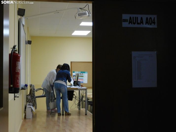 Cientos de aspirantes se examinan en Soria para optar a una plaza de Auxiliar Administrativo de la Junta de Ca