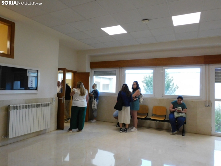 Cientos de aspirantes se examinan en Soria para optar a una plaza de Auxiliar Administrativo de la Junta de Ca
