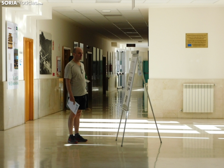 Cientos de aspirantes se examinan en Soria para optar a una plaza de Auxiliar Administrativo de la Junta de Ca