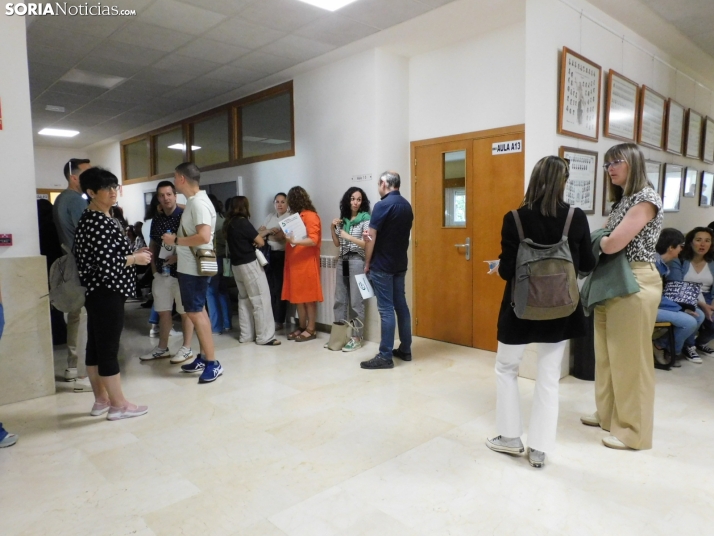 Cientos de aspirantes se examinan en Soria para optar a una plaza de Auxiliar Administrativo de la Junta de Ca