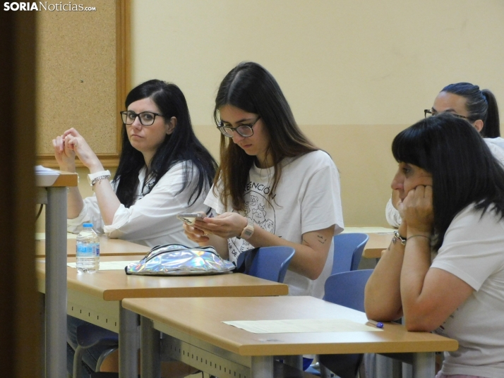 Cientos de aspirantes se examinan en Soria para optar a una plaza de Auxiliar Administrativo de la Junta de Ca