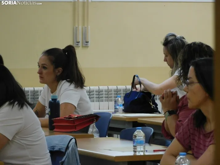 Cientos de aspirantes se examinan en Soria para optar a una plaza de Auxiliar Administrativo de la Junta de Ca