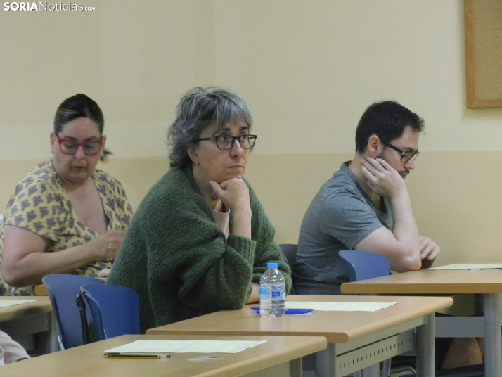 Cientos de aspirantes se examinan en Soria para optar a una plaza de Auxiliar Administrativo de la Junta de Ca