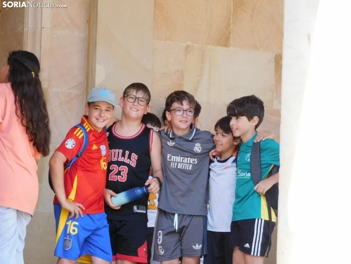 EN FOTOS | 350 ni&ntilde;os y ni&ntilde;as descubren los veh&iacute;culos de la Polic&iacute;a Local mientras 