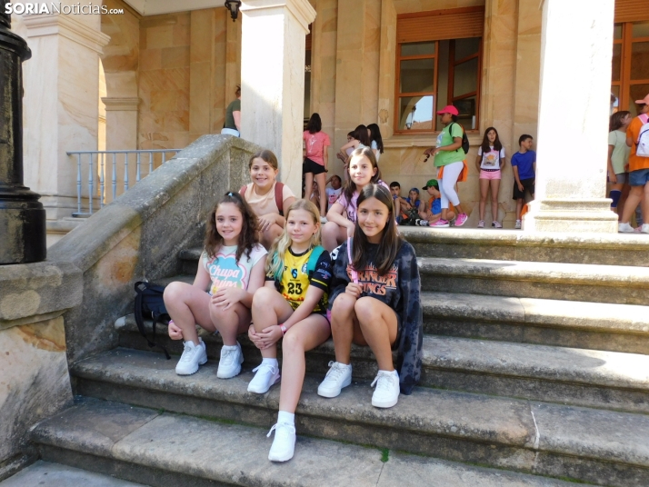 EN FOTOS | 350 ni&ntilde;os y ni&ntilde;as descubren los veh&iacute;culos de la Polic&iacute;a Local mientras 