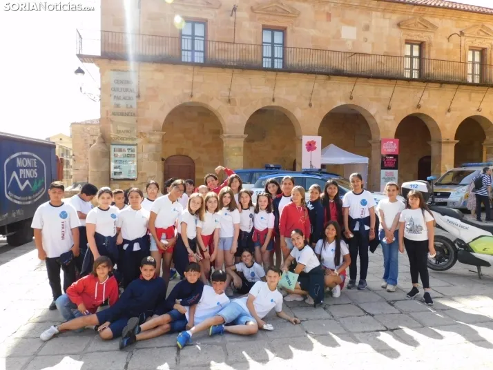 EN FOTOS | 350 ni&ntilde;os y ni&ntilde;as descubren los veh&iacute;culos de la Polic&iacute;a Local mientras 