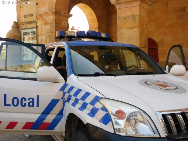 EN FOTOS | 350 ni&ntilde;os y ni&ntilde;as descubren los veh&iacute;culos de la Polic&iacute;a Local mientras 