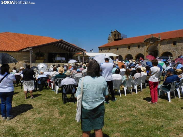 Fotos: Cientos de fieles acuden a la Romer&iacute;a de la Virgen de Inodejo