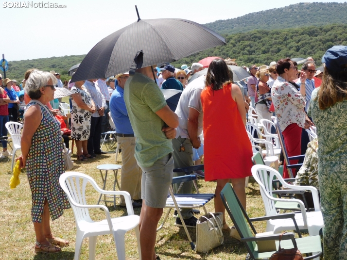 Fotos: Cientos de fieles acuden a la Romer&iacute;a de la Virgen de Inodejo