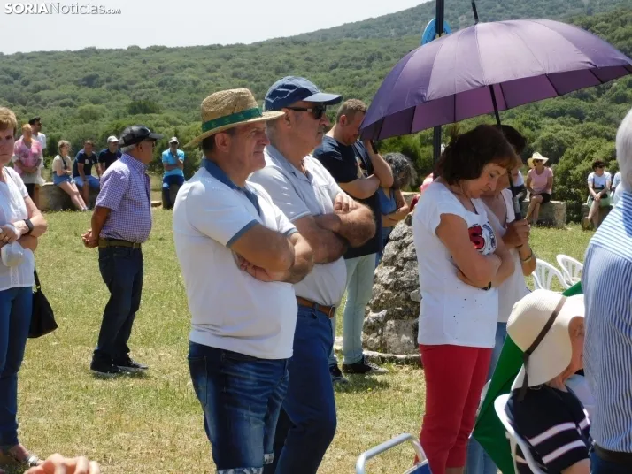 Fotos: Cientos de fieles acuden a la Romer&iacute;a de la Virgen de Inodejo