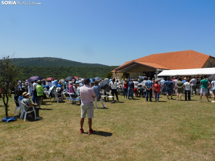Fotos: Cientos de fieles acuden a la Romer&iacute;a de la Virgen de Inodejo