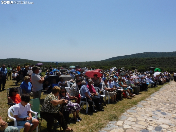 Fotos: Cientos de fieles acuden a la Romer&iacute;a de la Virgen de Inodejo