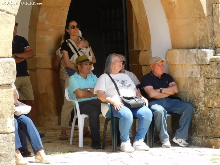 Fotos: Cientos de fieles acuden a la Romer&iacute;a de la Virgen de Inodejo