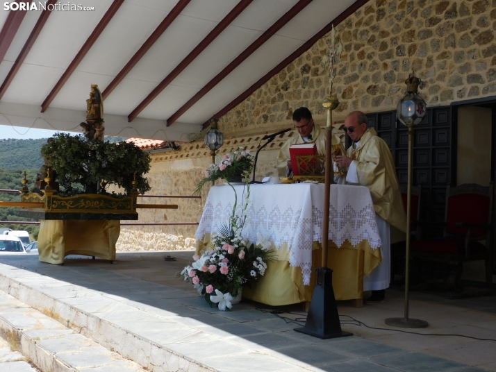 Fotos: Cientos de fieles acuden a la Romer&iacute;a de la Virgen de Inodejo