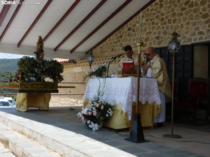 Fotos: Cientos de fieles acuden a la Romer&iacute;a de la Virgen de Inodejo