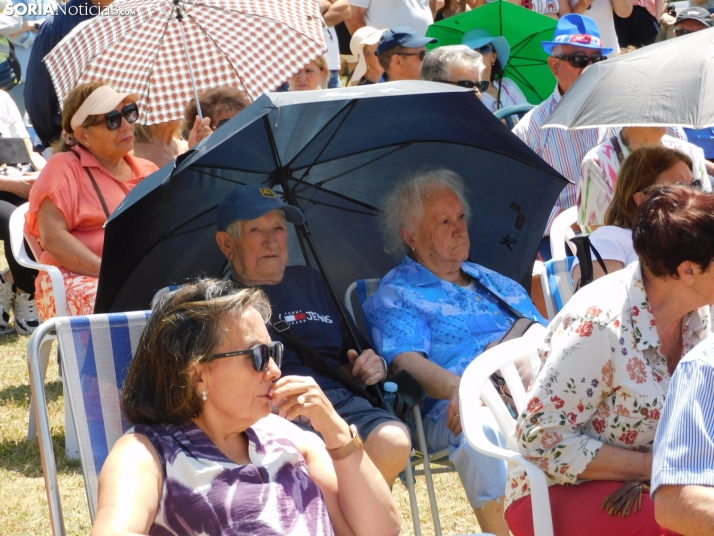 Fotos: Cientos de fieles acuden a la Romer&iacute;a de la Virgen de Inodejo