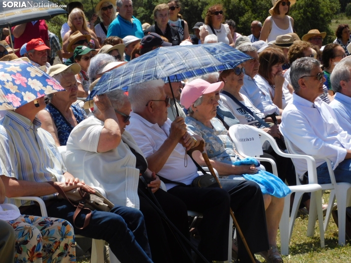 Fotos: Cientos de fieles acuden a la Romer&iacute;a de la Virgen de Inodejo