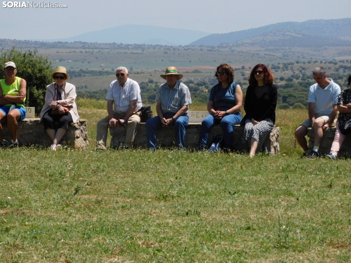 Fotos: Cientos de fieles acuden a la Romer&iacute;a de la Virgen de Inodejo
