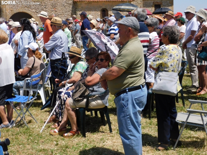 Fotos: Cientos de fieles acuden a la Romer&iacute;a de la Virgen de Inodejo