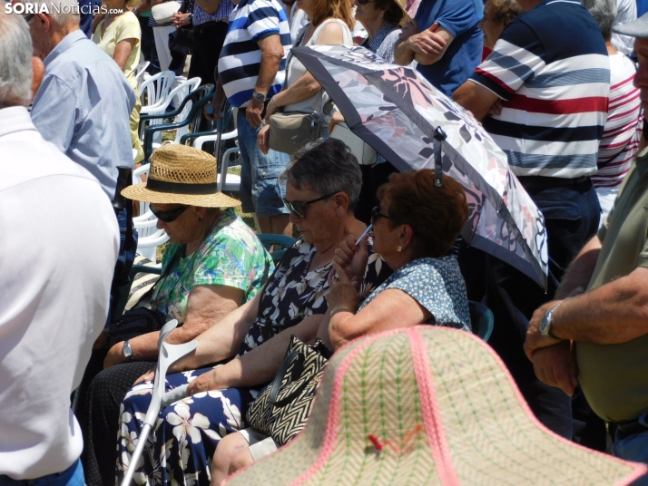 Fotos: Cientos de fieles acuden a la Romer&iacute;a de la Virgen de Inodejo