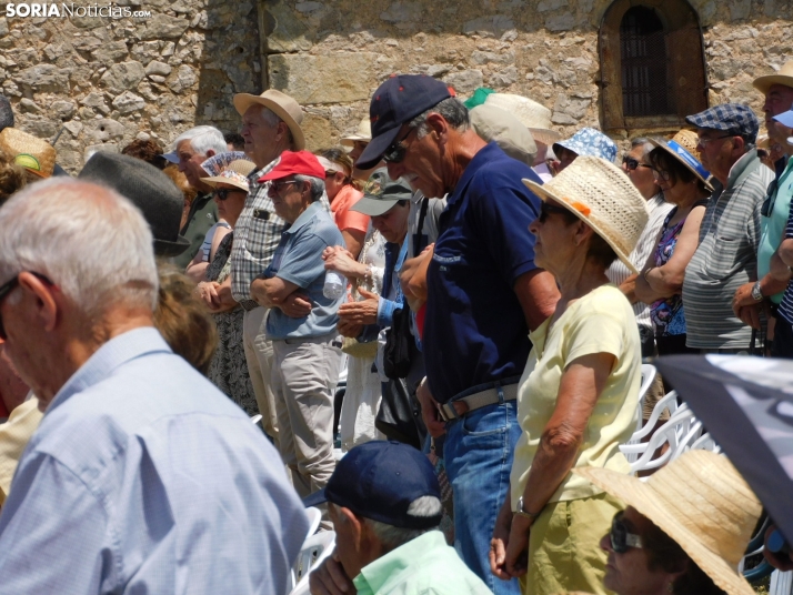 Fotos: Cientos de fieles acuden a la Romer&iacute;a de la Virgen de Inodejo