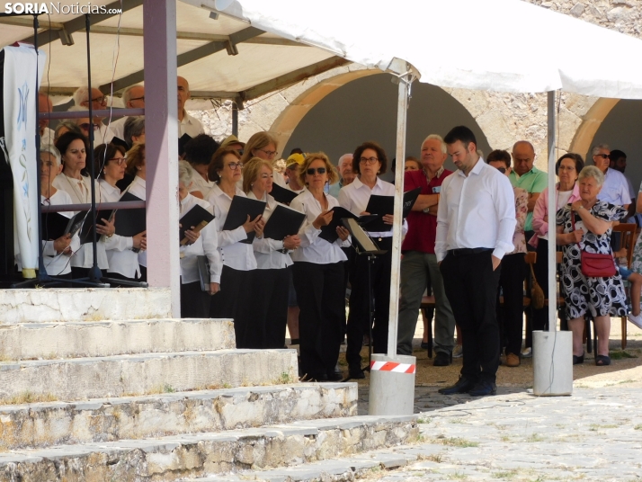 Fotos: Cientos de fieles acuden a la Romer&iacute;a de la Virgen de Inodejo