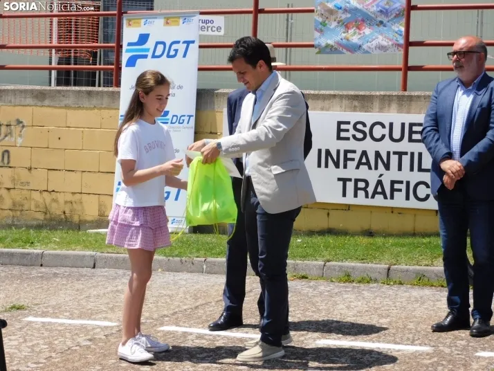 Fotos: Entrega de premios y diplomas en el Parque Infantil de Tr&aacute;fico de Soria