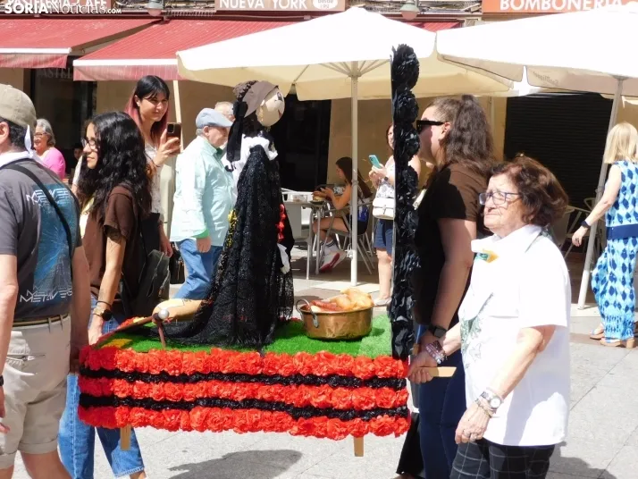 FOTOS: Alzheimer Soria inaugura los Sanjuanes con su tradicional 'Domingo de Calderas' 