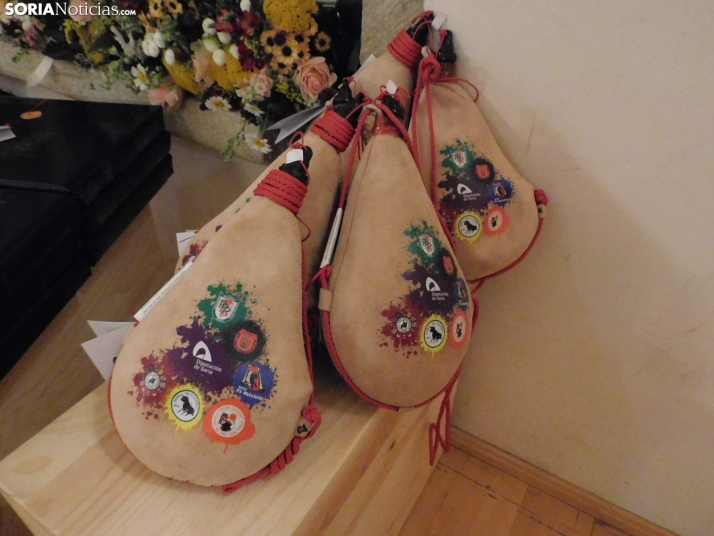 Galer&iacute;a | Los jurados y juradas reciben un sentido homenaje antes del comienzo de las fiestas de San Ju