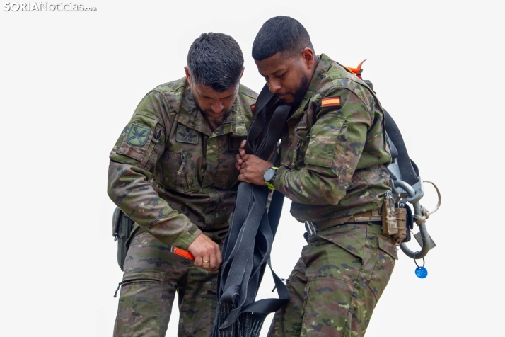 Ejercicio aéreo militar en Navaleno