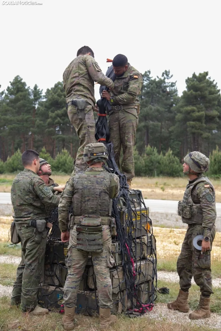 Ejercicio aéreo militar en Navaleno