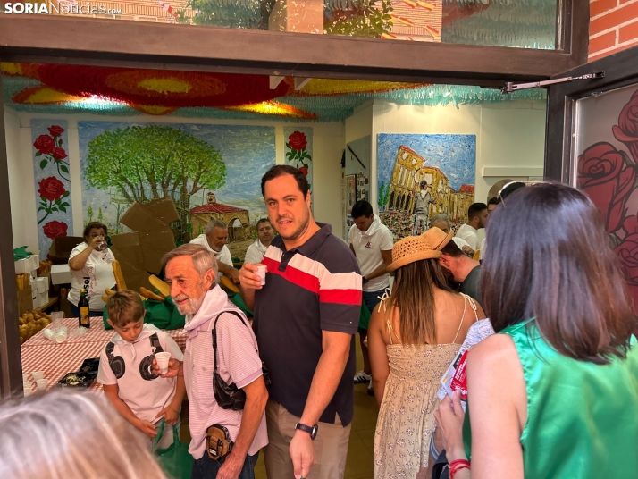 Fotos: Los sorianos acuden en masa a las cuadrillas para recoger sus tajadas del Domingo de Calderas