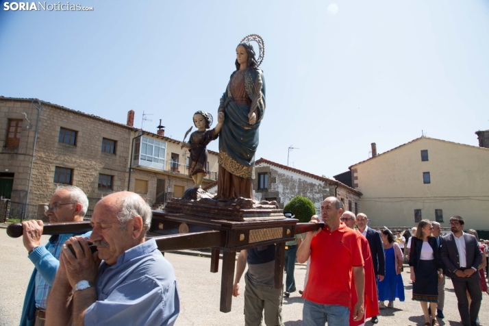 Procesión en honor a San Quirico y Santa Julita
