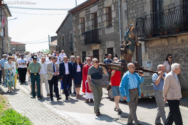 Procesión en honor a San Quirico y Santa Julita