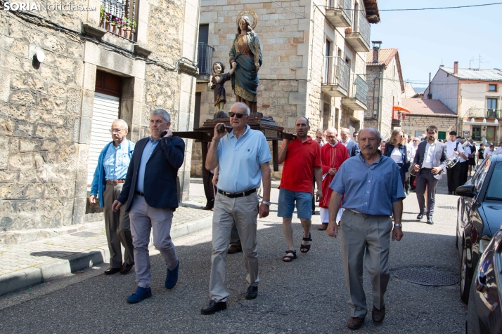 Procesión en honor a San Quirico y Santa Julita