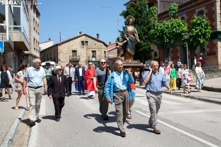 Procesión en honor a San Quirico y Santa Julita
