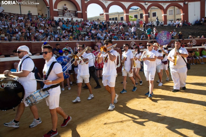 Viernes de Toros 2025 matinal plaza