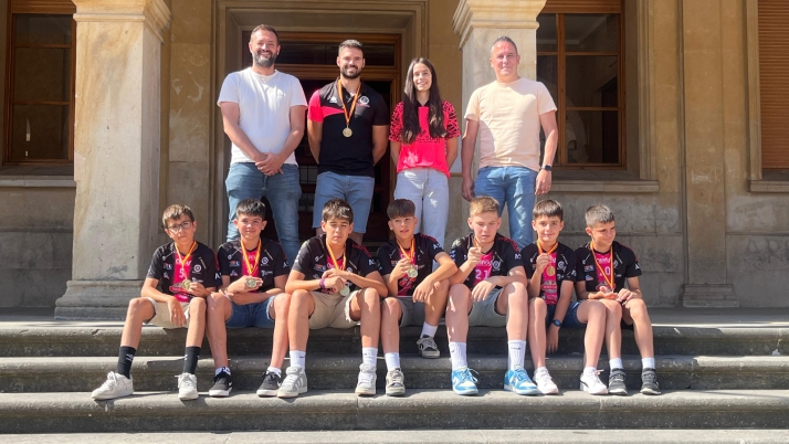 Soria homenajea al Sporting Santo Domingo alev&iacute;n, un equipo de leyenda