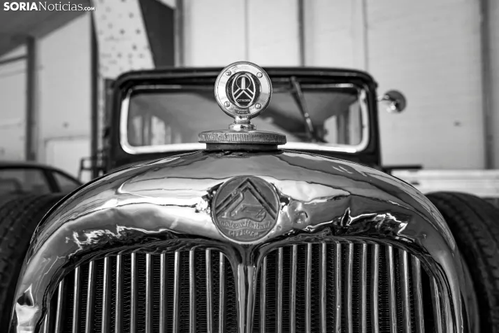 Coches clásicos en San Esteban 2025./ Viksar Fotografía