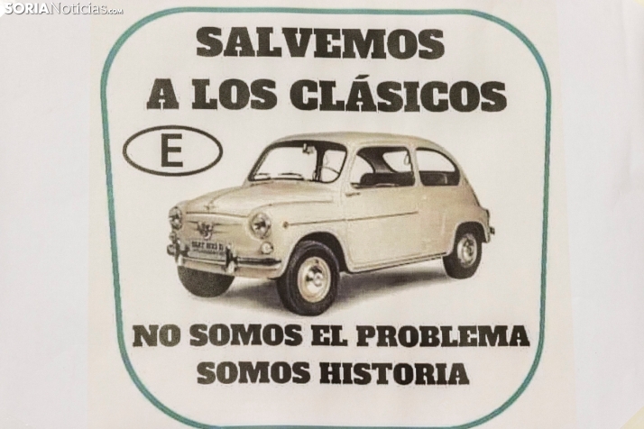 Coches clásicos en San Esteban 2025./ Viksar Fotografía