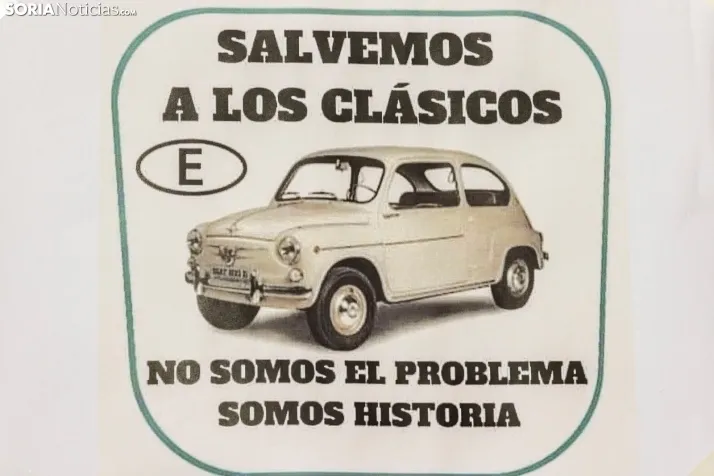Coches clásicos en San Esteban 2025./ Viksar Fotografía