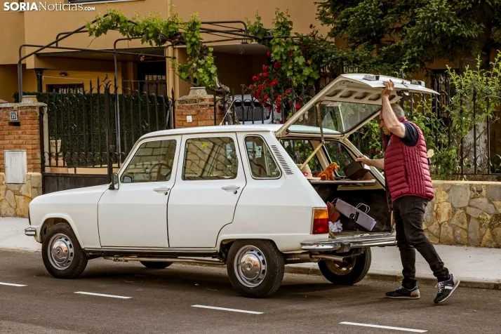 Coches clásicos en San Esteban 2025./ Viksar Fotografía
