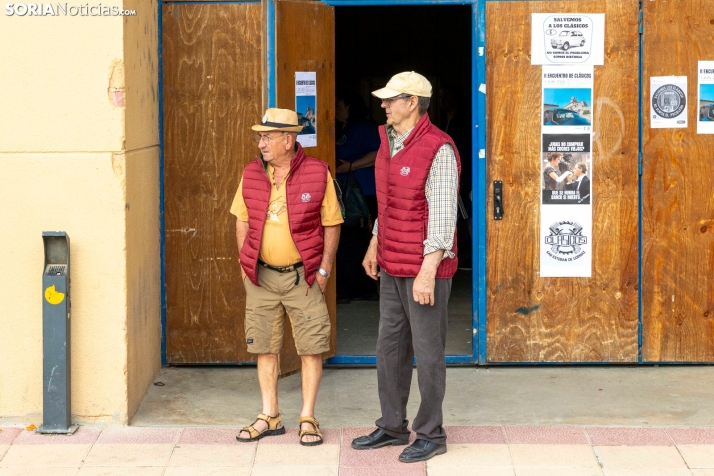 Coches clásicos en San Esteban 2025./ Viksar Fotografía