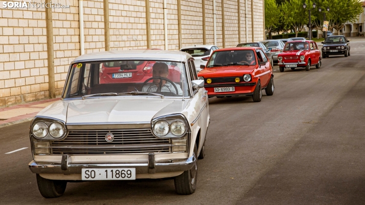 Coches clásicos en San Esteban 2025./ Viksar Fotografía
