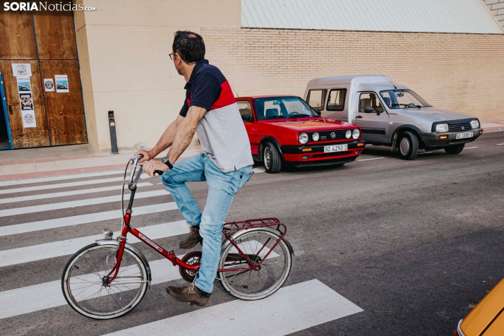 Coches clásicos en San Esteban 2025./ Viksar Fotografía