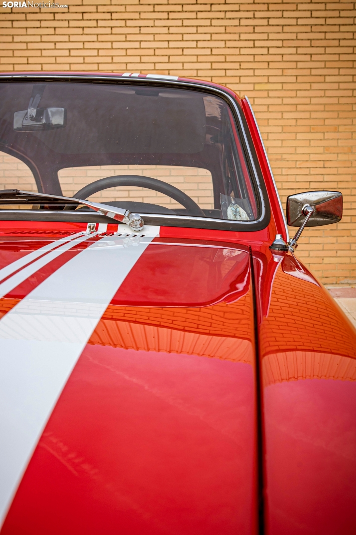 Coches clásicos en San Esteban 2025./ Viksar Fotografía