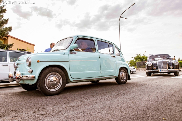 Coches clásicos en San Esteban 2025./ Viksar Fotografía