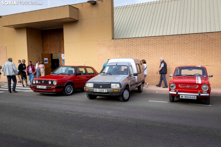 Coches clásicos en San Esteban 2025./ Viksar Fotografía