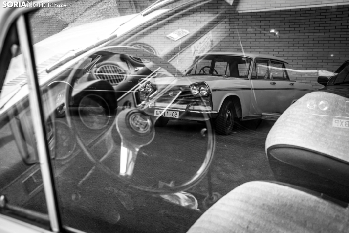 Coches clásicos en San Esteban 2025./ Viksar Fotografía